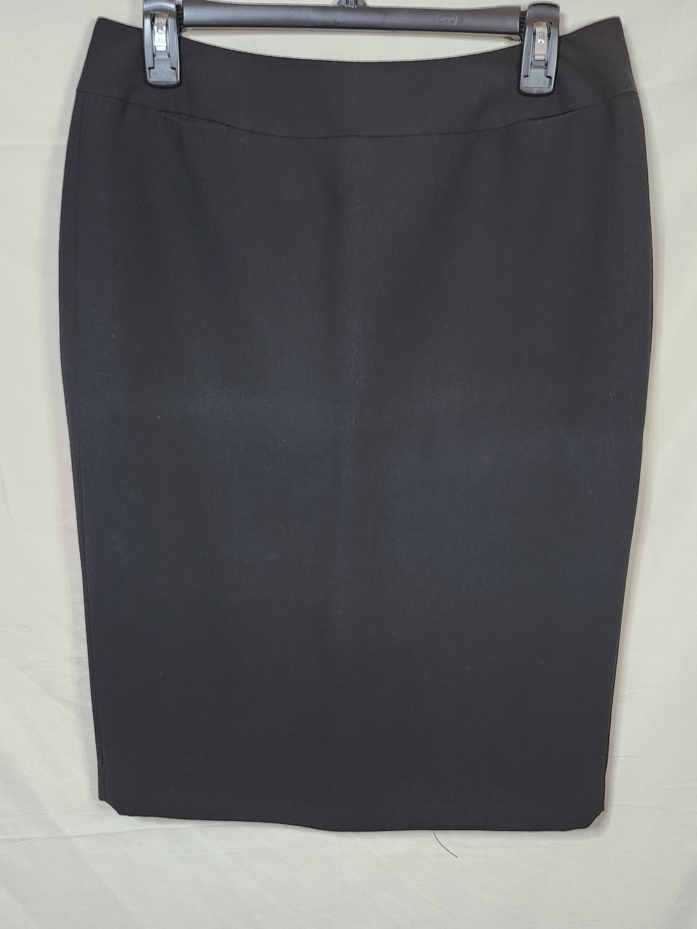 Jones Wear Black Pencil Skirt - Tailored Office Silhouette